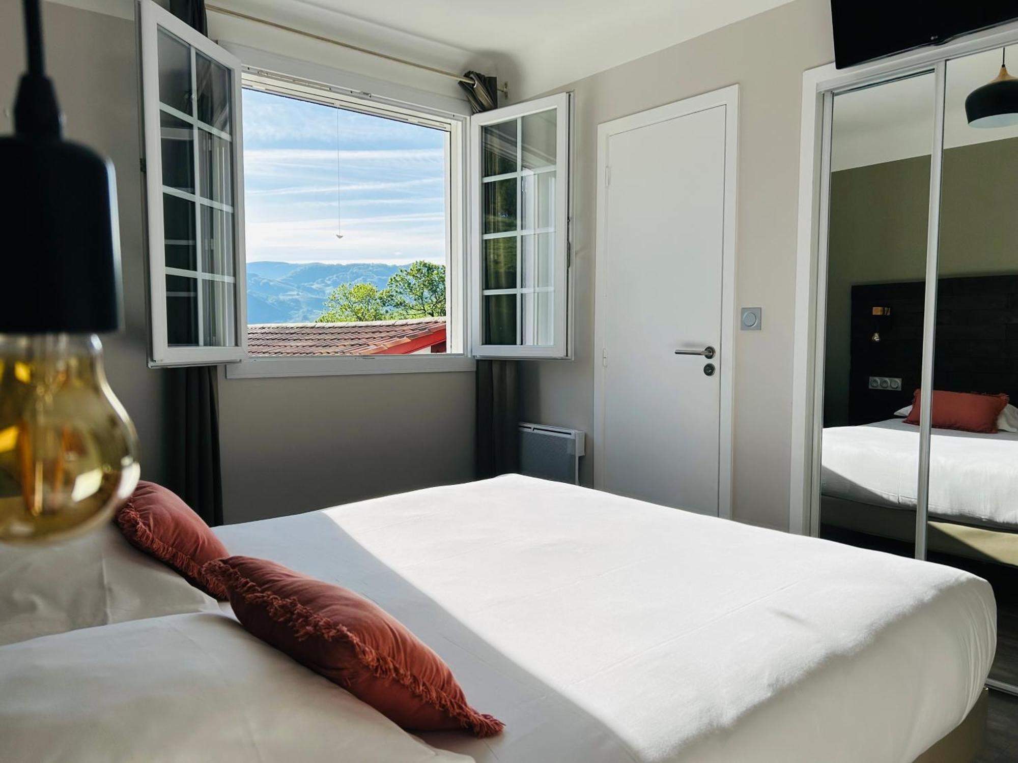 Logis Hotel St Sylvestre Aldudes Exteriör bild